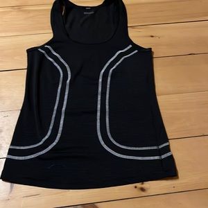 Lululemon vest S 2. Siverescent technology.